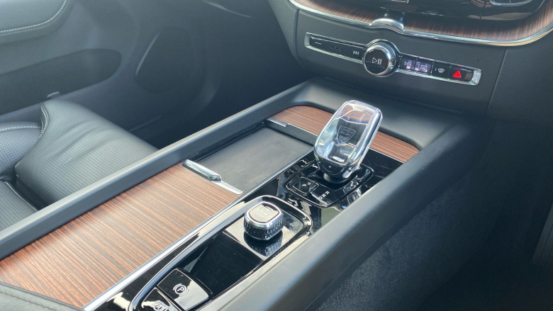 Volvo XC60 2.0 T8 [455] RC PHEV Ultimate Dark 5dr AWD Gtron Estate